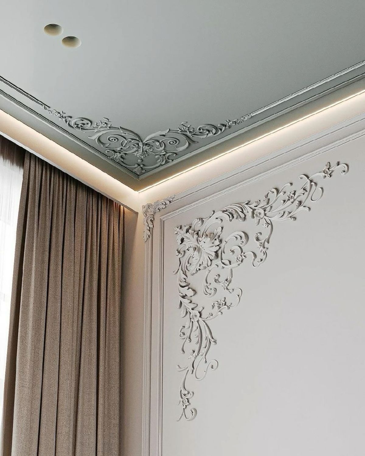 Elegáns stukkó és fali díszítés LED háttérvilágítással